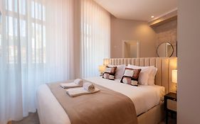 Ando Living - Flores House